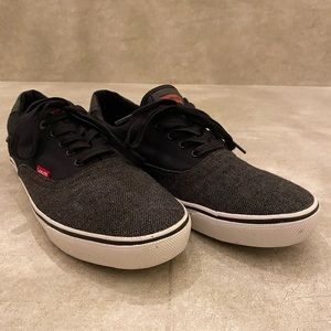 Levi’s Men’s black and grey fabric shoes, size 11